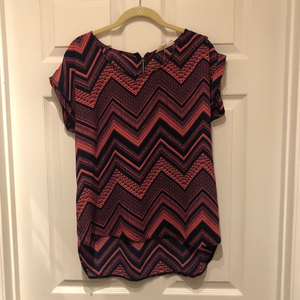 Chevron short sleeve blouse